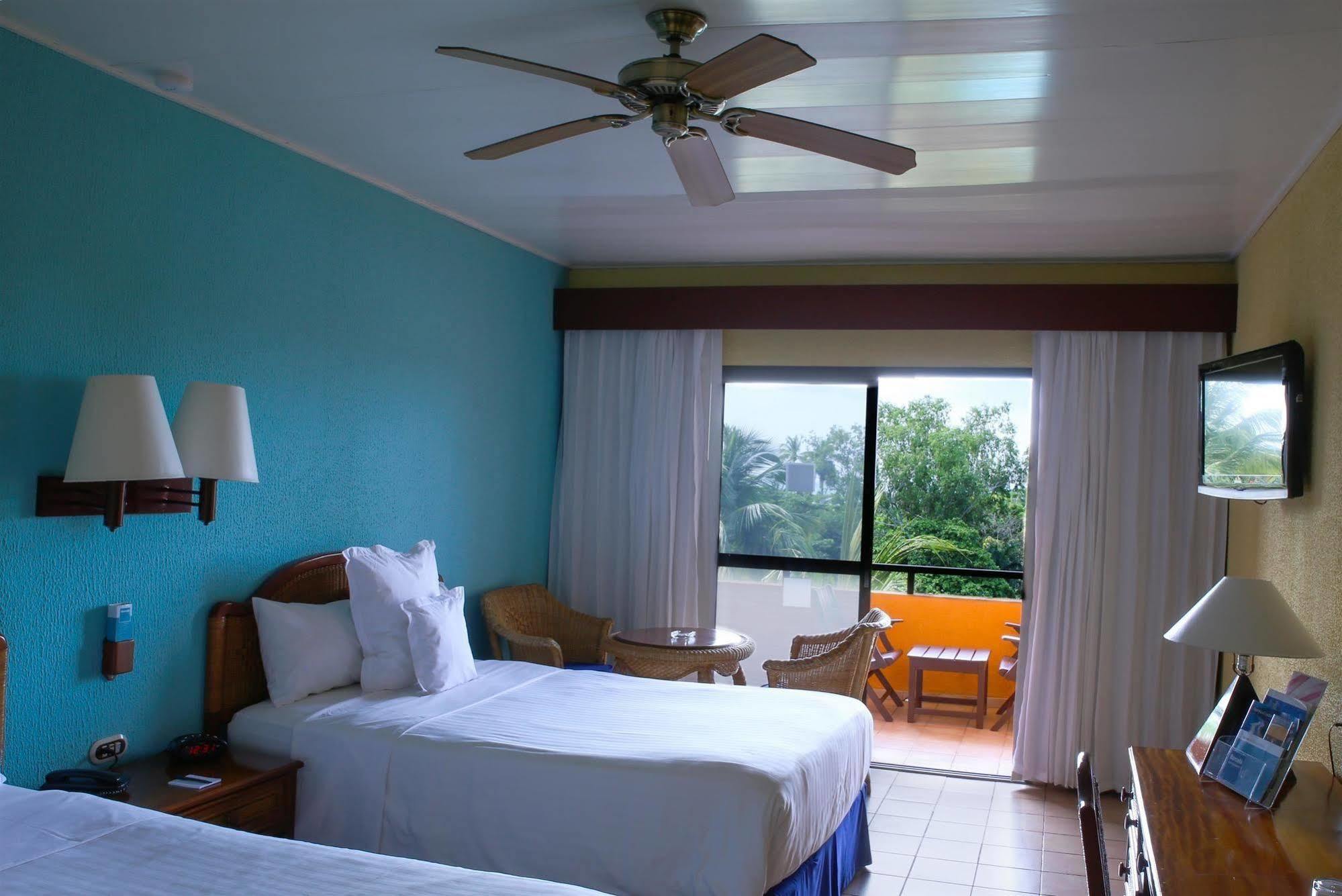 Barcelo 4*